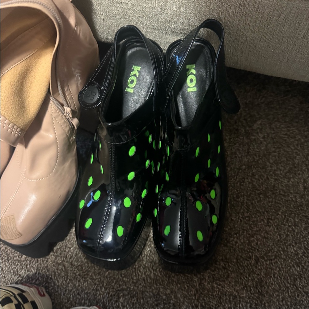 Brand new koi heels size 10